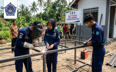 Aksi Nyata Siswa Teknik Pengelasan SMKN 1 Kebonsari dalam Pembangunan Fasilitas Umum
